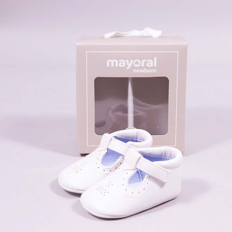 Παπούτσια αγκαλιάς Mayoral