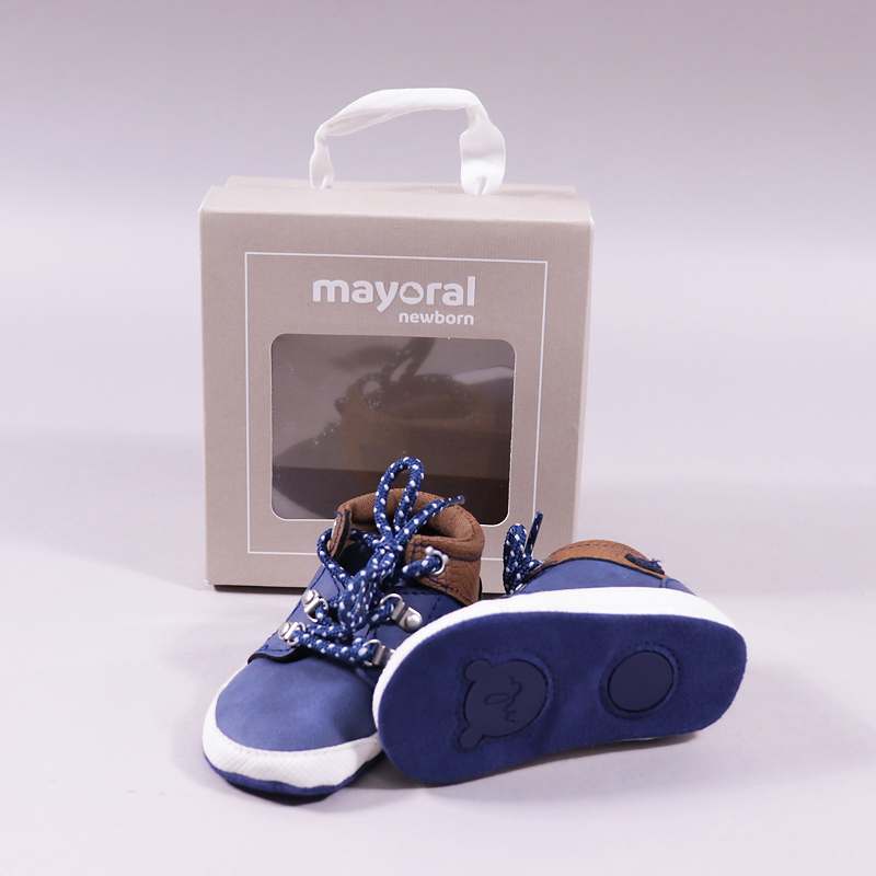 Παπούτσια αγκαλιάς Mayoral