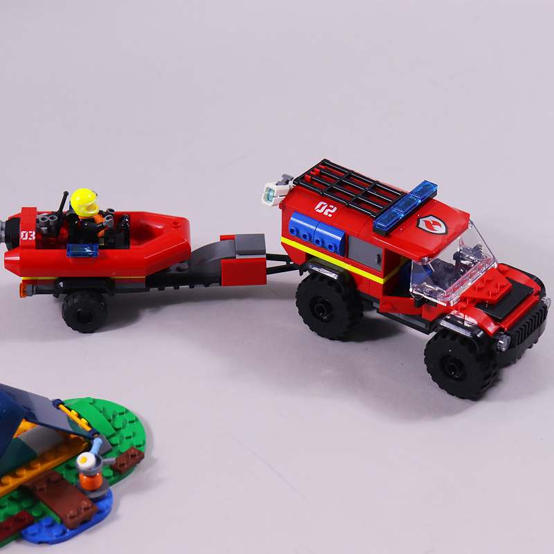 Παιχνίδι Lego City 4x4 Fire Truck With Rescue Boat 60412