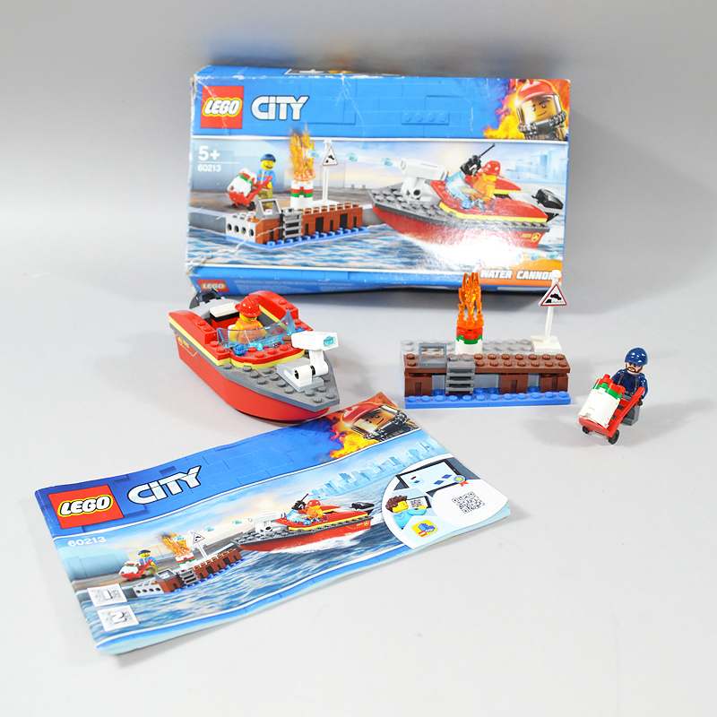 Παιχνίδι Lego City Πυρκαγιά Στην Αποβάθρα 60213