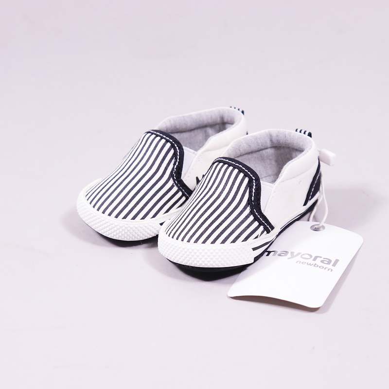 Παπούτσια αγκαλιάς Mayoral