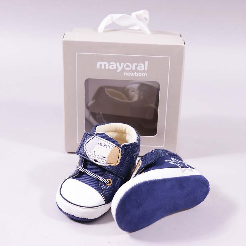 Παπούτσια αγκαλιάς Mayoral