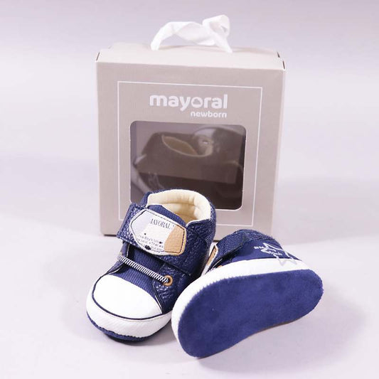 Παπούτσια αγκαλιάς Mayoral