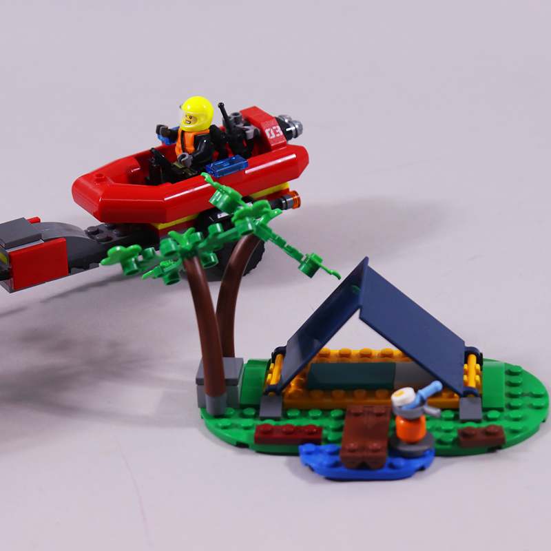 Παιχνίδι Lego City 4x4 Fire Truck With Rescue Boat 60412